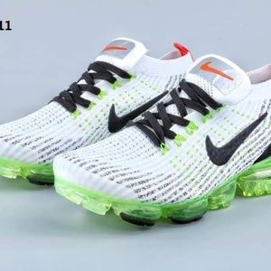 NIKE AIR VAPORMAX